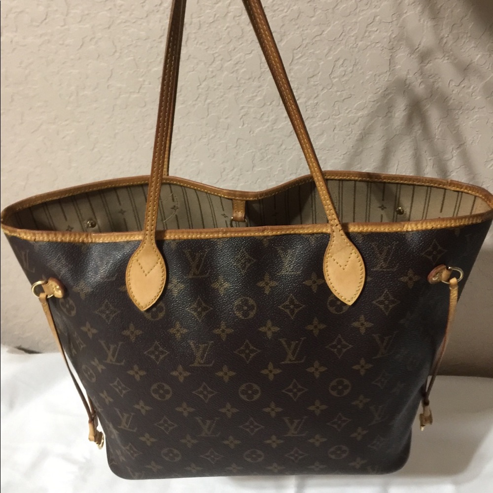 Authentic Louis Vuitton Monogram MM
